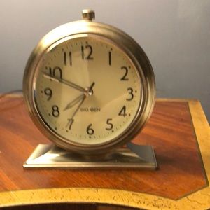 Big Ben will never fail you. Like new